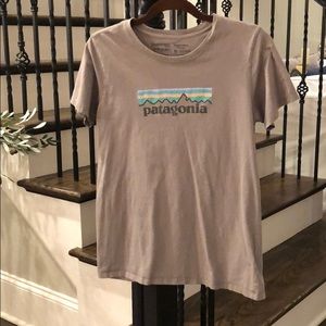 Patagonia gray t-shirt